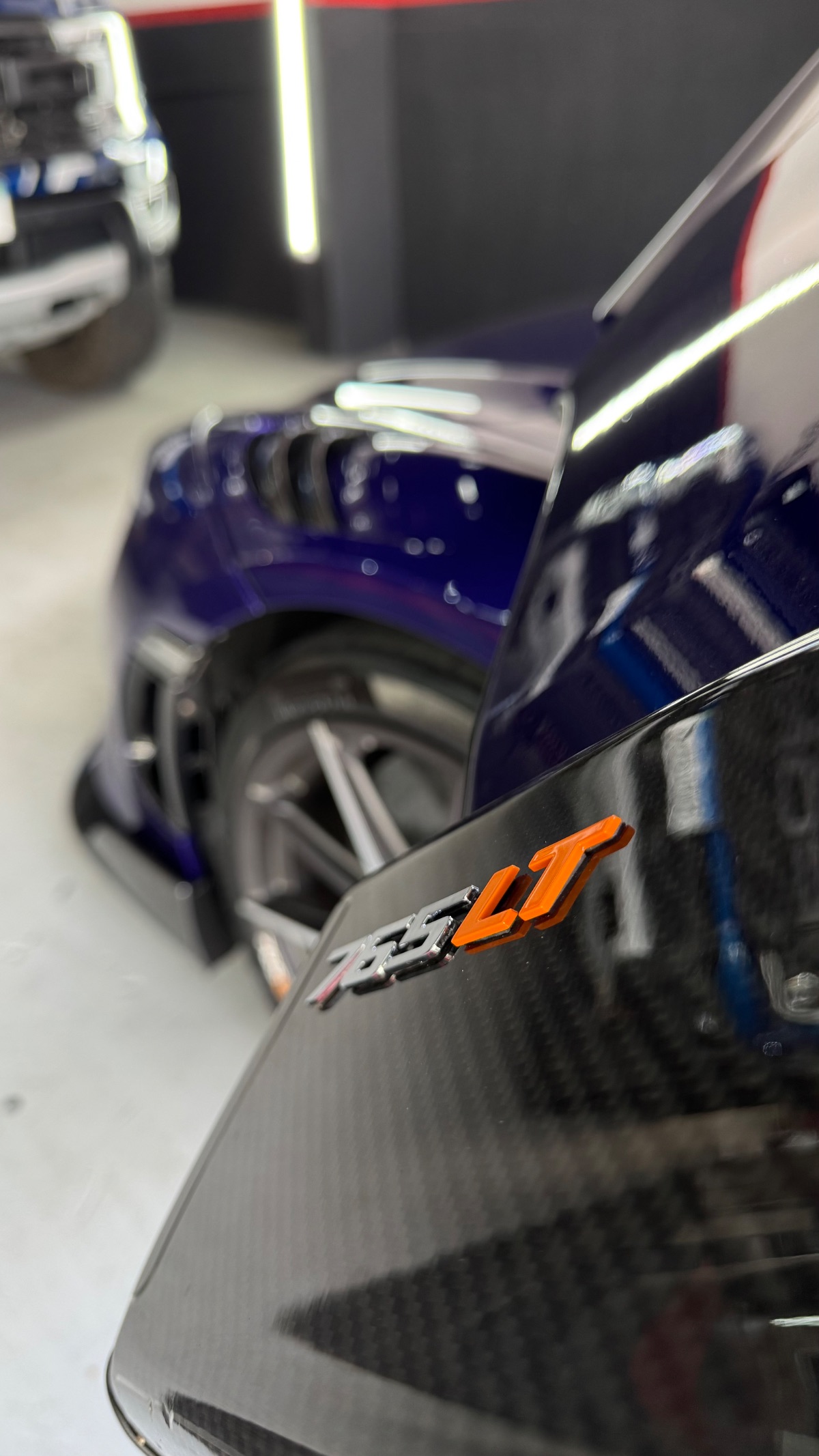 355 Garage Detail — imagem 5