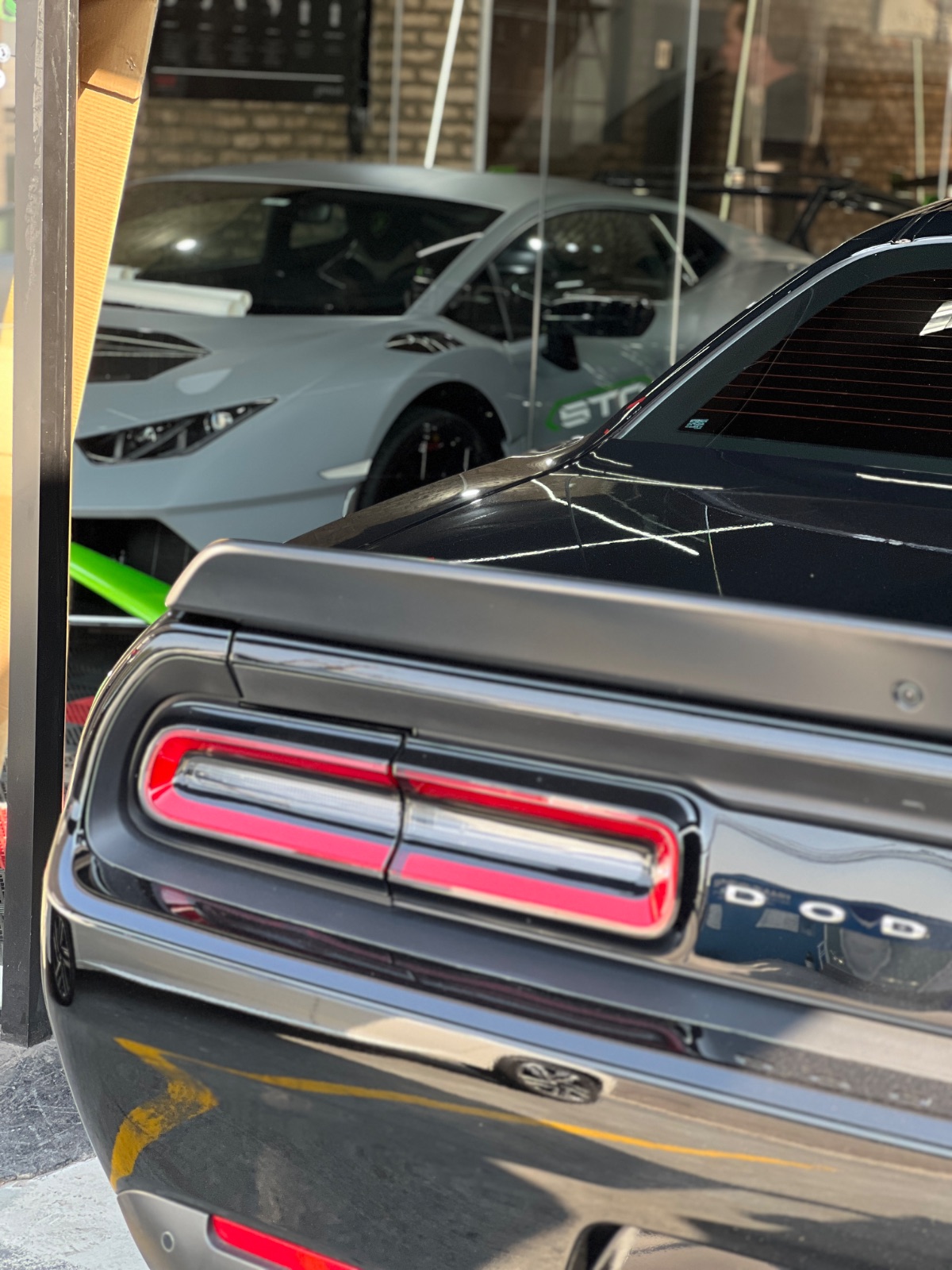355 Garage Detail — imagem 6