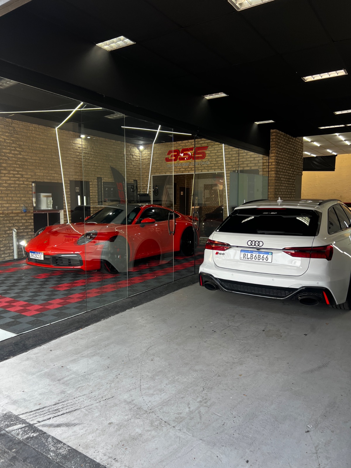 355 Garage Detail — imagem 7